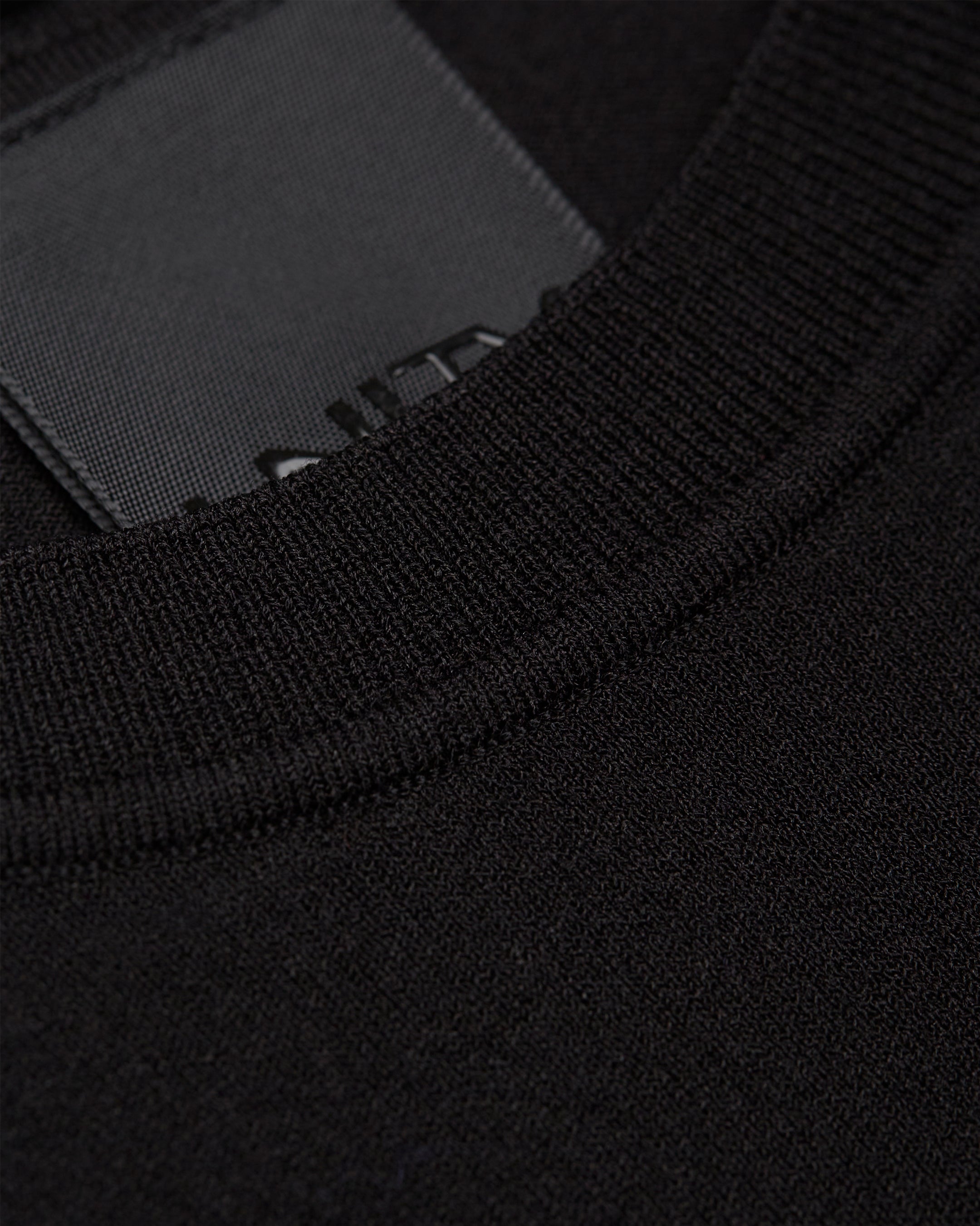 LION SILK - BLACK