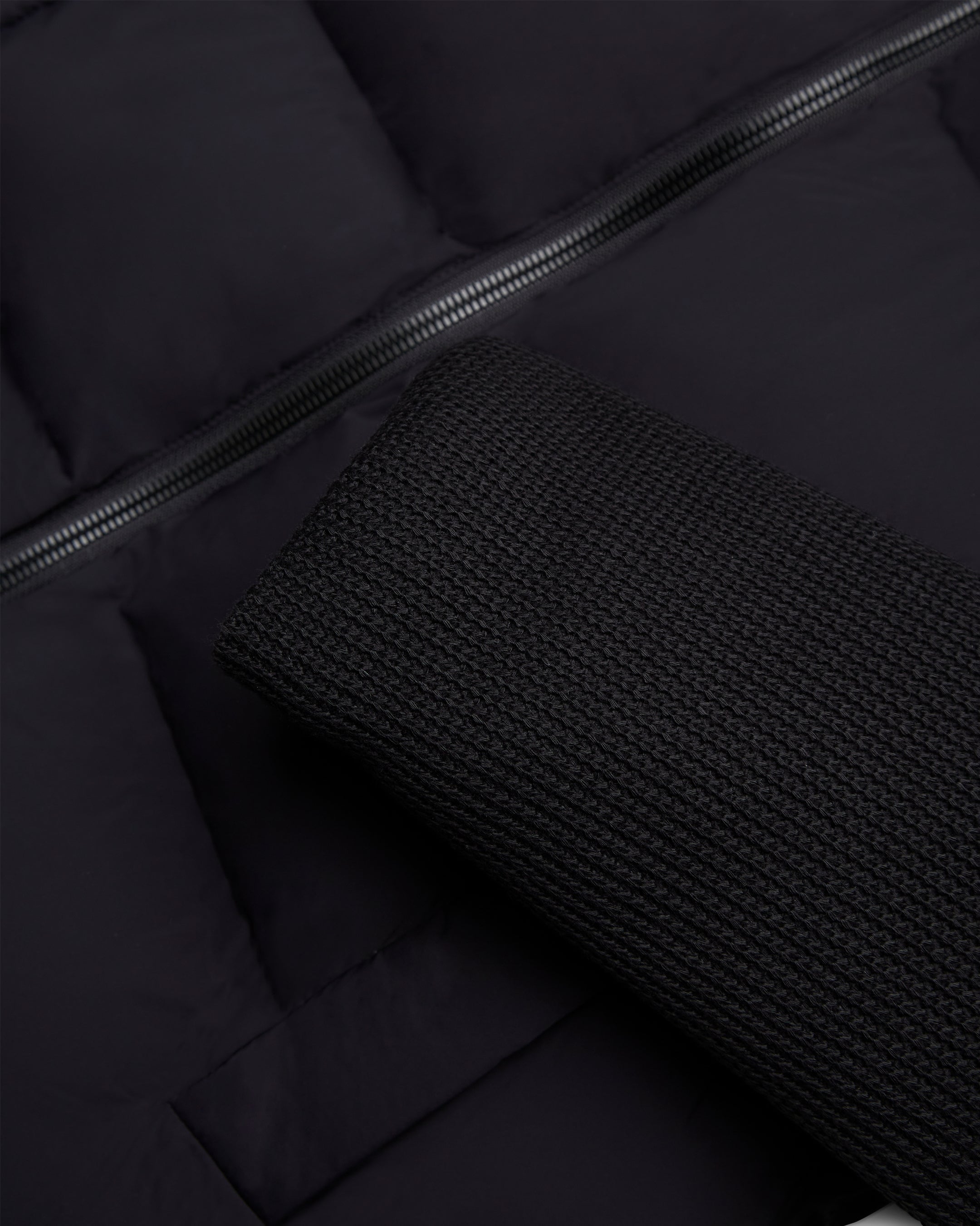 PLUS - BLACK