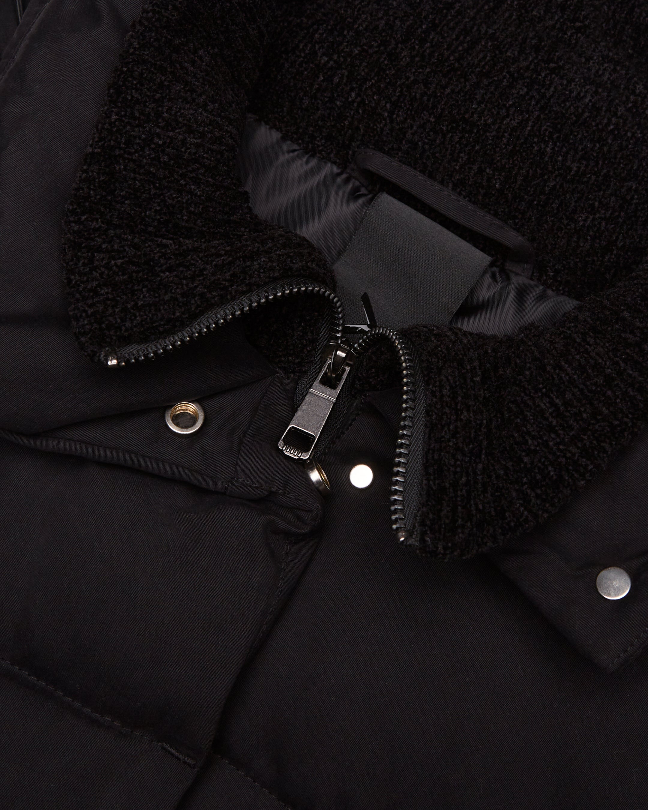 SHADE -  BLACK