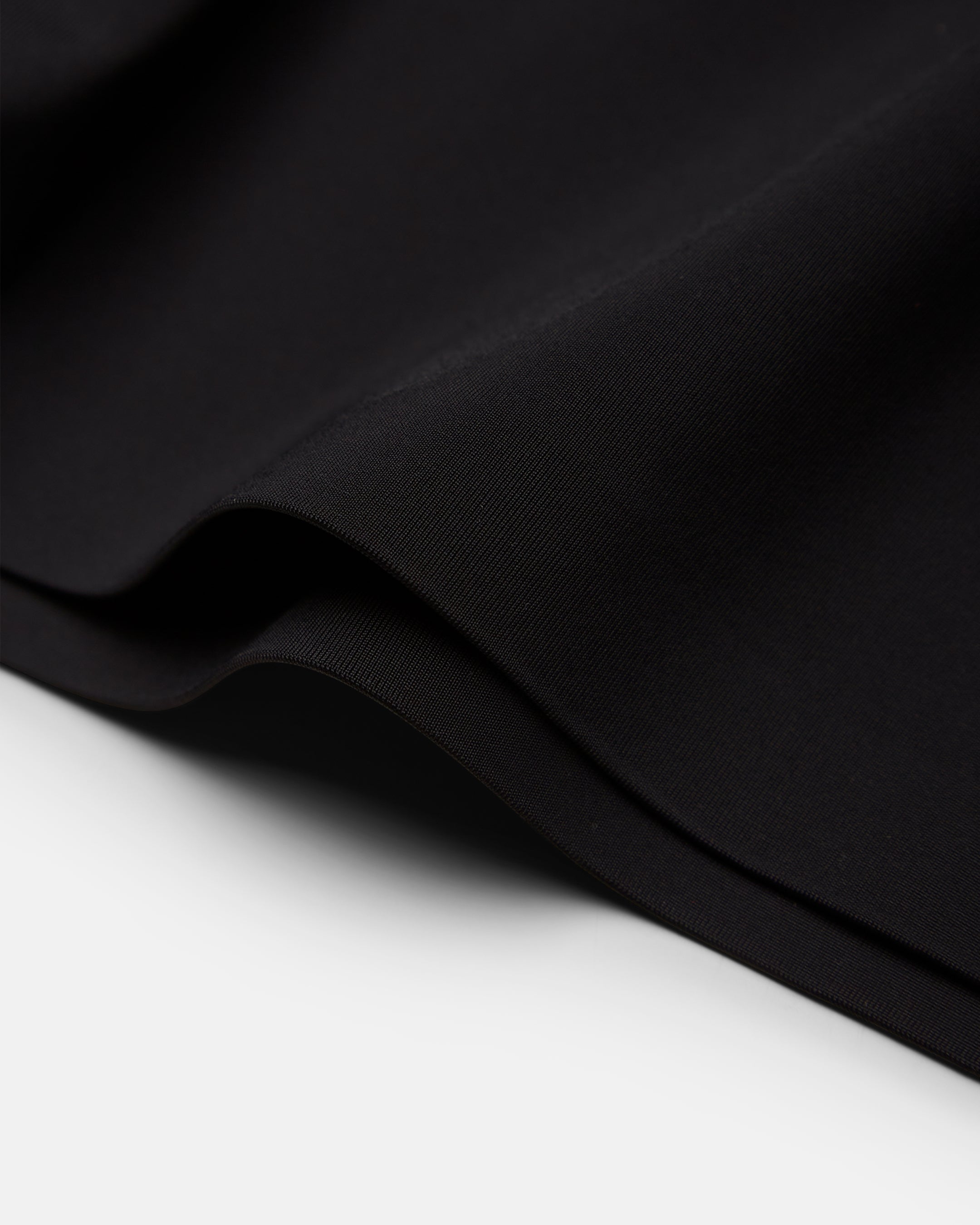 V NECK TEE - BLACK
