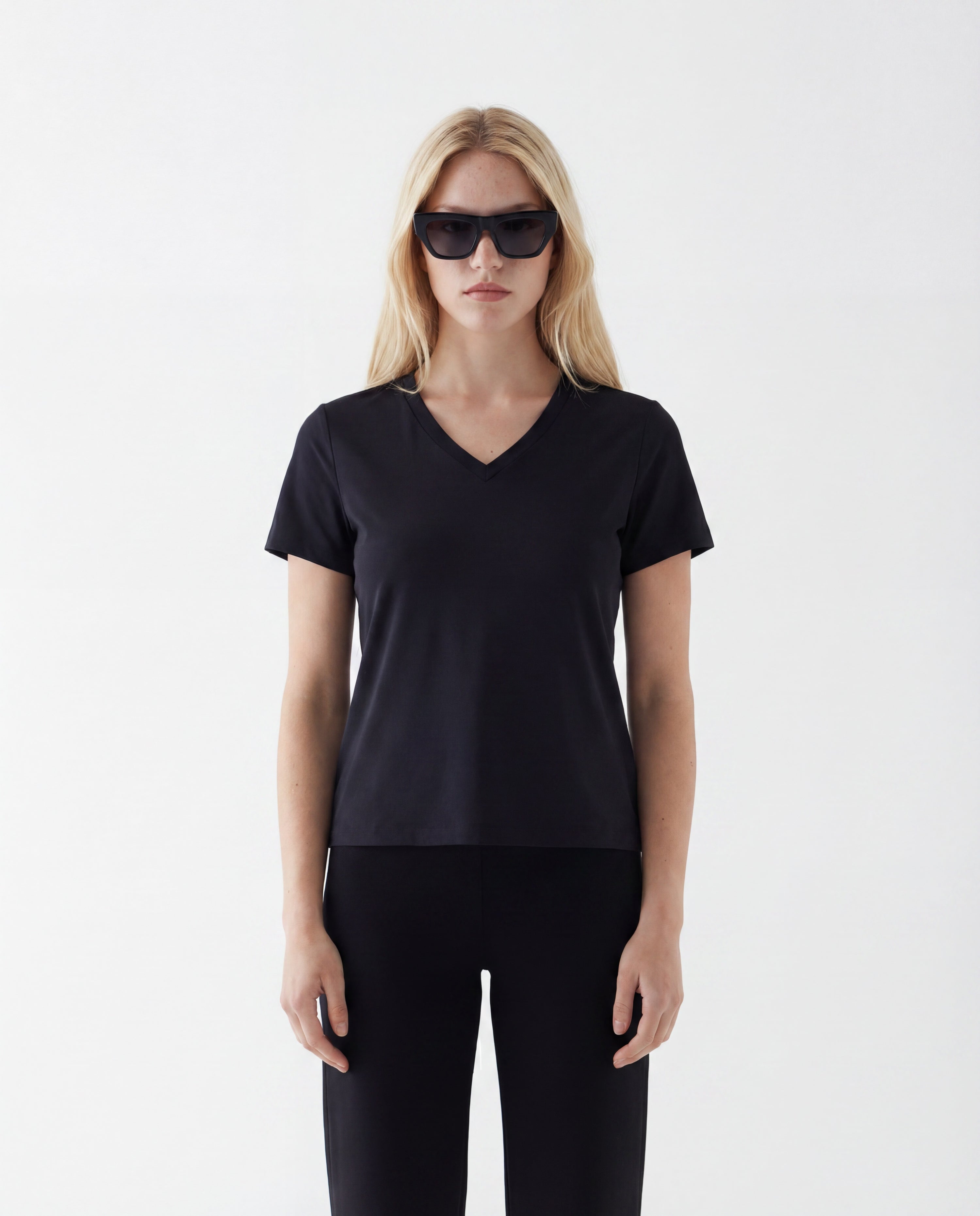V NECK TEE - BLACK