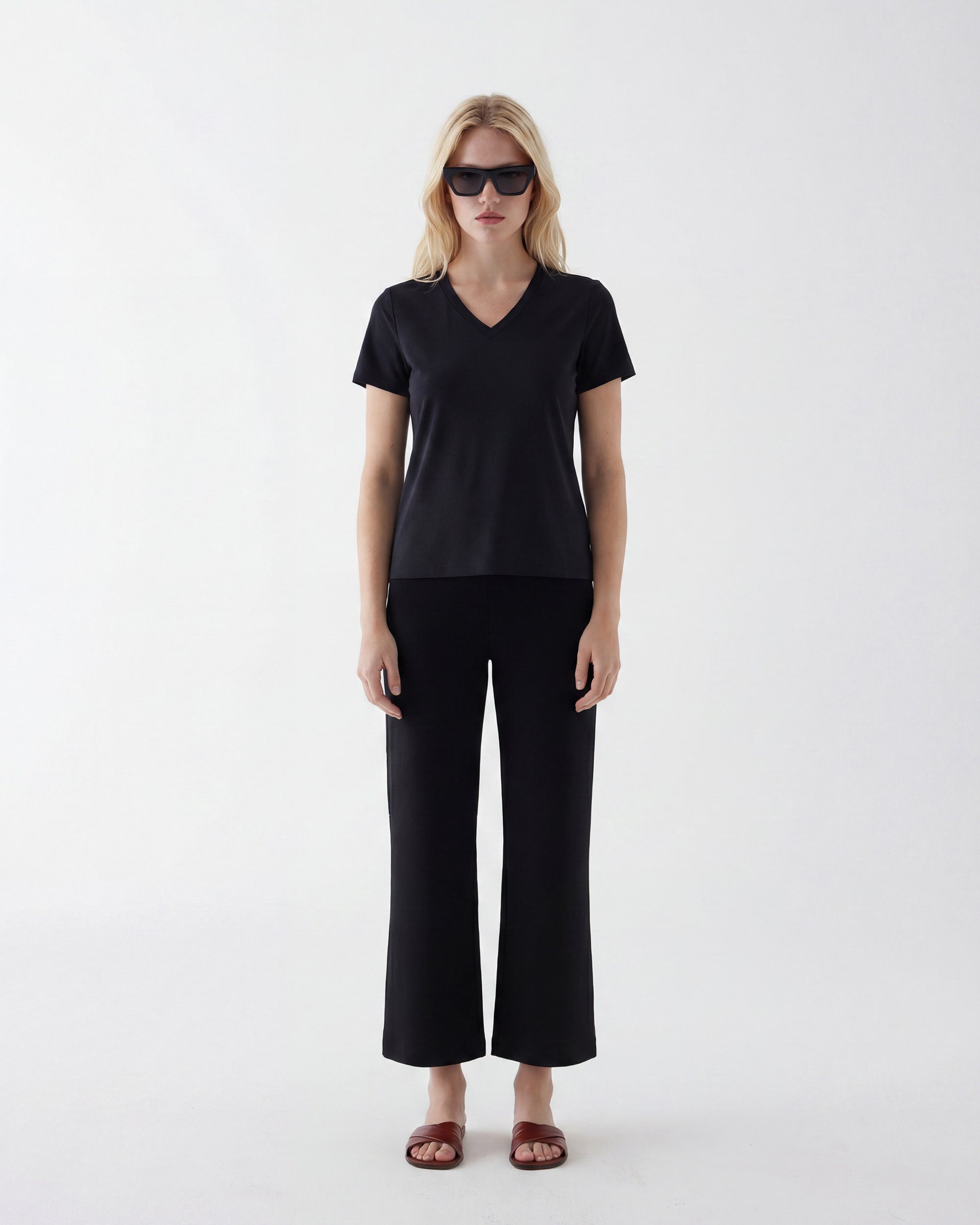 V NECK TEE - BLACK